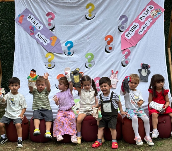 Kukla Show Gösterisi