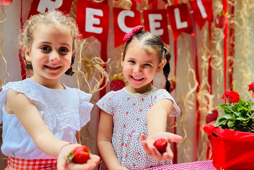 4 yaş grubu çocuklara özgüven kazandıran, dil gelişimlerini ve sosyal etkileşimlerini artıran oyun ve etkinliklerle dolu eğlenceli bir program sunuyoruz.